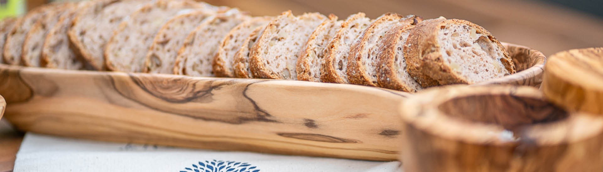 Objets et ustensiles de cuisine en bois d'olivier